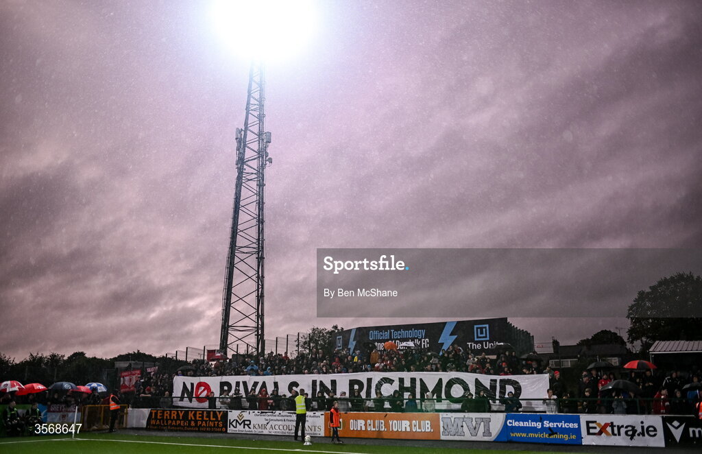 14 September 2026; St Patrick's Athletic supporters before the SSE Airtricity Men’s Premier Division match between Dundalk and St Patrick's Athletic at Oriel Park in Dundalk, Louth. Photo by Ben McShane/Sportsfile