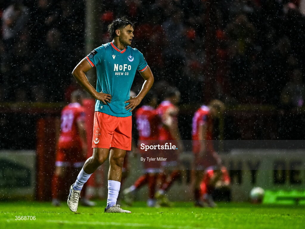 14 September 2026; Leo Burney of Drogheda United reacts after his side concede a first goal during the SSE Airtricity Men’s Premier Division match between Shelbourne and Drogheda United at Tolka Park in Dublin. Photo by Tyler Miller/Sportsfile