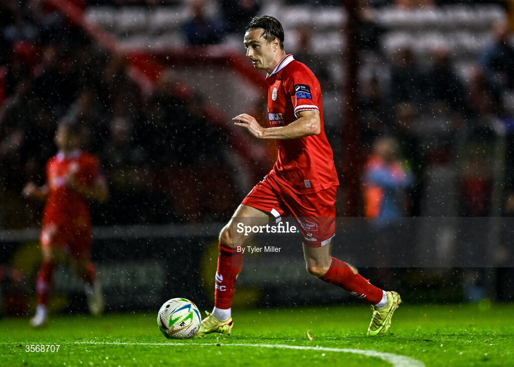 14 September 2026; Daniel Kelly of Shelbourne on his way to scoring his side's first goal during the SSE Airtricity Men’s Premier Division match between Shelbourne and Drogheda United at Tolka Park in Dublin. Photo by Tyler Miller/Sportsfile