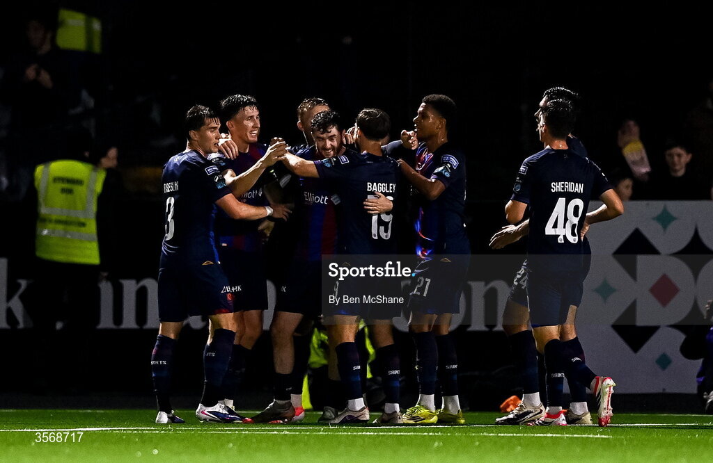 14 September 2026; Aidan Keena of St Patrick's Athletic, centre, celebrates with teammates after scoring their side's second goal during the SSE Airtricity Men’s Premier Division match between Dundalk and St Patrick's Athletic at Oriel Park in Dundalk, Louth. Photo by Ben McShane/Sportsfile