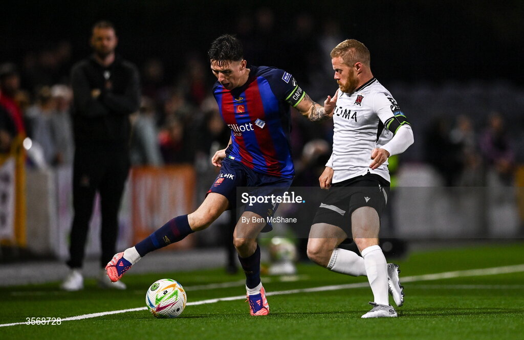 14 September 2026; Joe Redmond of St Patrick's Athletic in action against Daryl Horgan of Dundalk during the SSE Airtricity Men’s Premier Division match between Dundalk and St Patrick's Athletic at Oriel Park in Dundalk, Louth. Photo by Ben McShane/Sportsfile