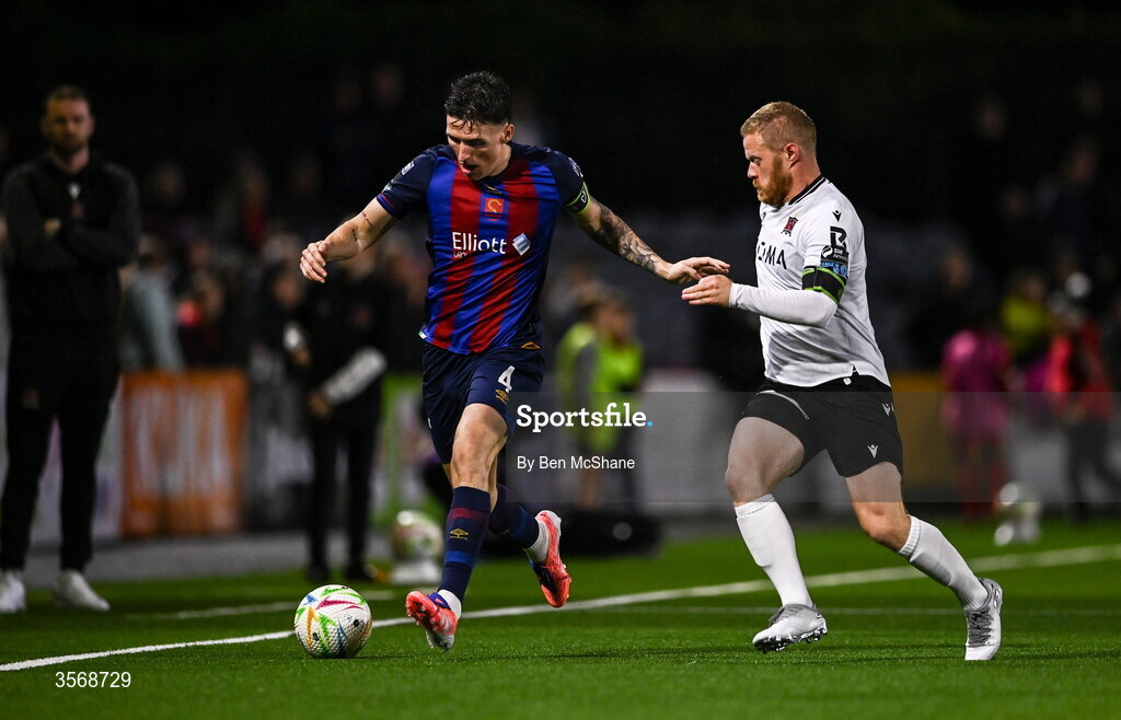 14 September 2026; Joe Redmond of St Patrick's Athletic in action against Daryl Horgan of Dundalk during the SSE Airtricity Men’s Premier Division match between Dundalk and St Patrick's Athletic at Oriel Park in Dundalk, Louth. Photo by Ben McShane/Sportsfile