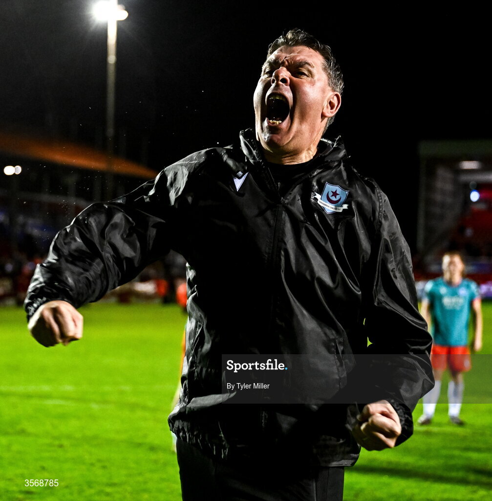 14 September 2026; Drogheda United manager Kevin Doherty celebrates after the SSE Airtricity Men’s Premier Division match between Shelbourne and Drogheda United at Tolka Park in Dublin. Photo by Tyler Miller/Sportsfile