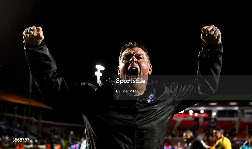 14 September 2026; Drogheda United manager Kevin Doherty celebrates after the SSE Airtricity Men’s Premier Division match between Shelbourne and Drogheda United at Tolka Park in Dublin. Photo by Tyler Miller/Sportsfile