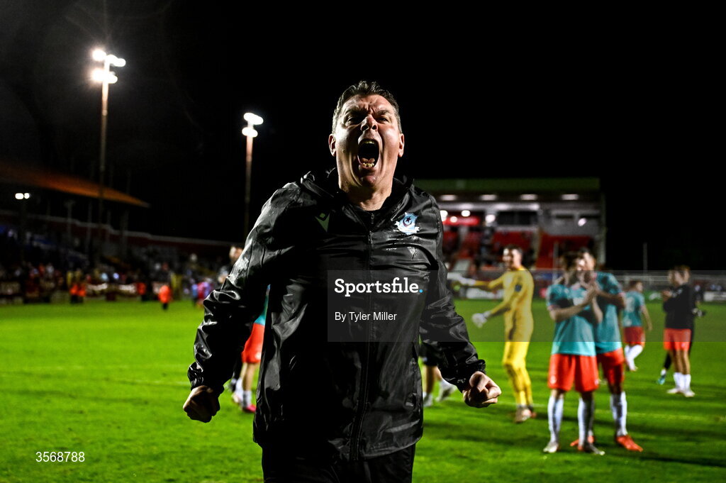 14 September 2026; Drogheda United manager Kevin Doherty celebrates after the SSE Airtricity Men’s Premier Division match between Shelbourne and Drogheda United at Tolka Park in Dublin. Photo by Tyler Miller/Sportsfile
