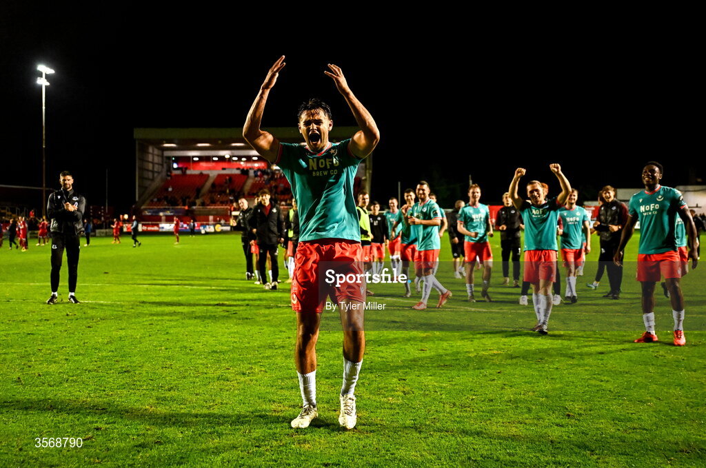 14 September 2026; Leo Burney of Drogheda United celebrates after the SSE Airtricity Men’s Premier Division match between Shelbourne and Drogheda United at Tolka Park in Dublin. Photo by Tyler Miller/Sportsfile