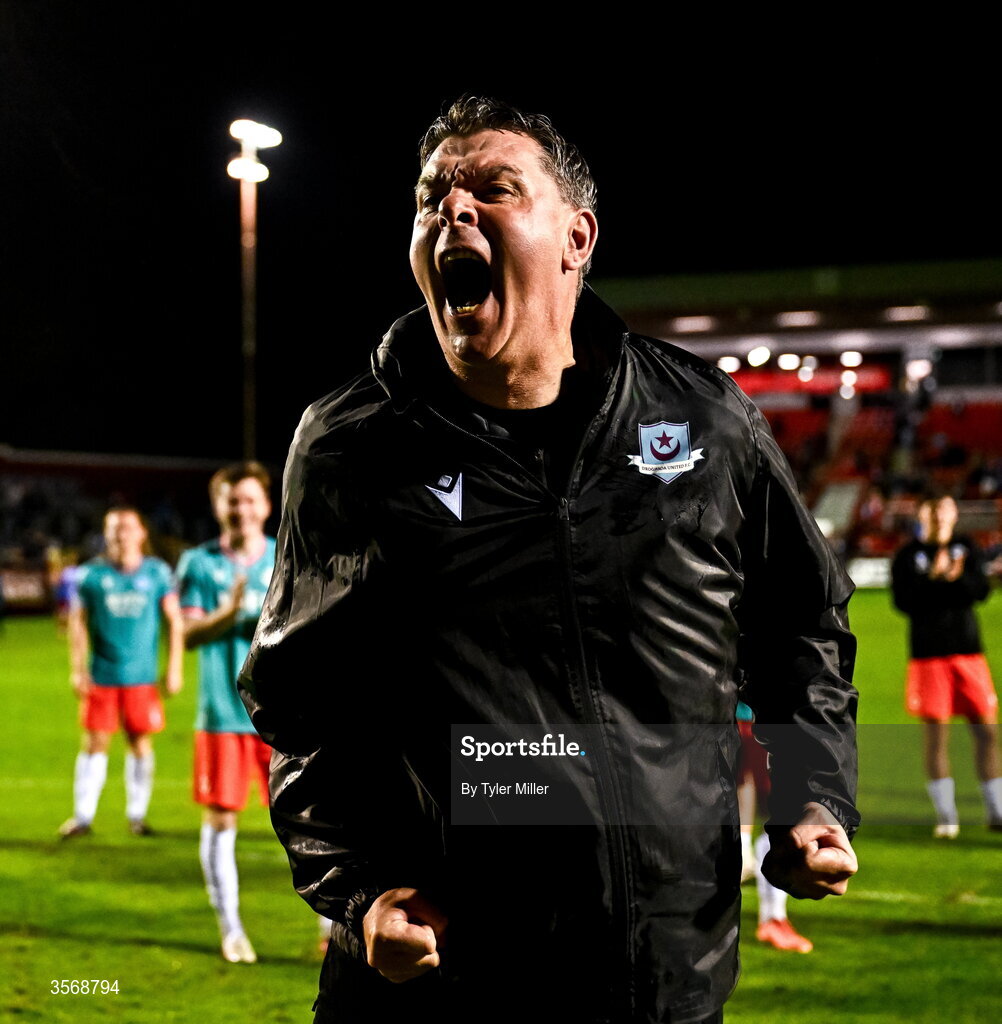 14 September 2026; Drogheda United manager Kevin Doherty celebrates after the SSE Airtricity Men’s Premier Division match between Shelbourne and Drogheda United at Tolka Park in Dublin. Photo by Tyler Miller/Sportsfile