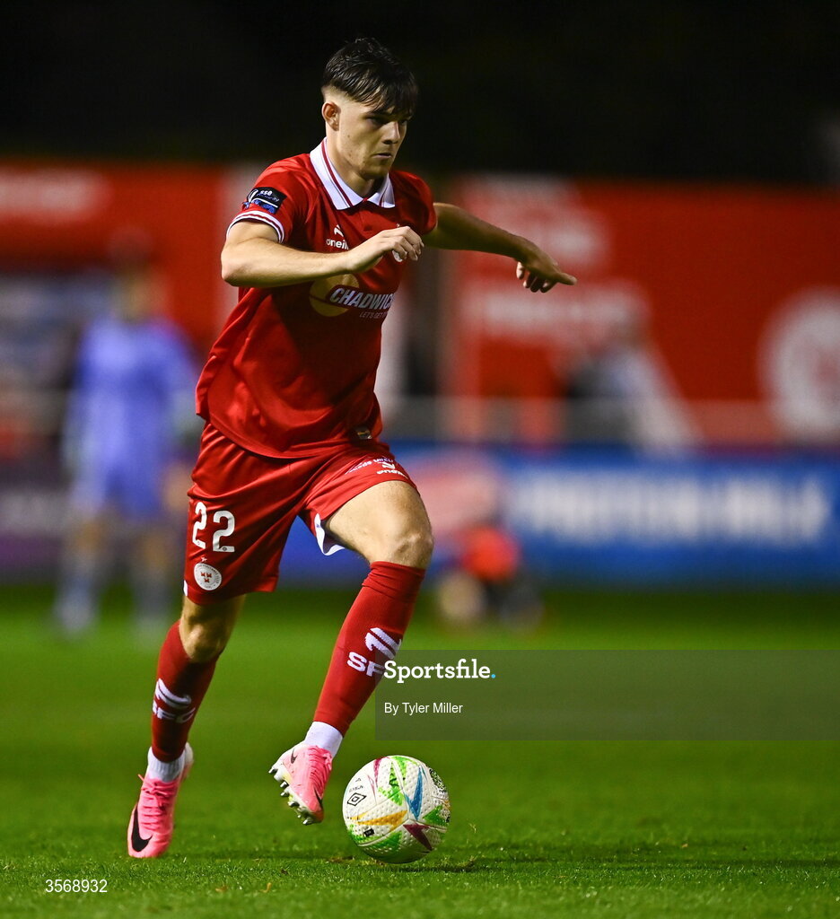 14 September 2026; Sean Moore of Shelbourne during the SSE Airtricity Men’s Premier Division match between Shelbourne and Drogheda United at Tolka Park in Dublin. Photo by Tyler Miller/Sportsfile