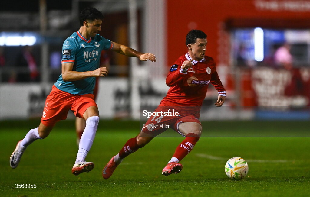 14 September 2026; Ali Coote of Shelbourne in action against Ethan O'Brien of Drogheda United during the SSE Airtricity Men’s Premier Division match between Shelbourne and Drogheda United at Tolka Park in Dublin. Photo by Tyler Miller/Sportsfile