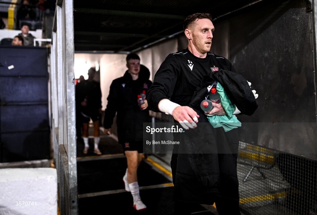 14 September 2026; Dundalk goalkeeper Peter Cherrie before the SSE Airtricity Men’s Premier Division match between Dundalk and St Patrick's Athletic at Oriel Park in Dundalk, Louth. Photo by Ben McShane/Sportsfile