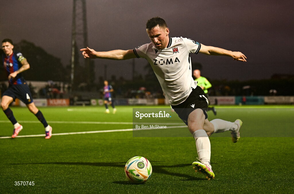 14 September 2026; Bobby Burns of Dundalk during the SSE Airtricity Men’s Premier Division match between Dundalk and St Patrick's Athletic at Oriel Park in Dundalk, Louth. Photo by Ben McShane/Sportsfile