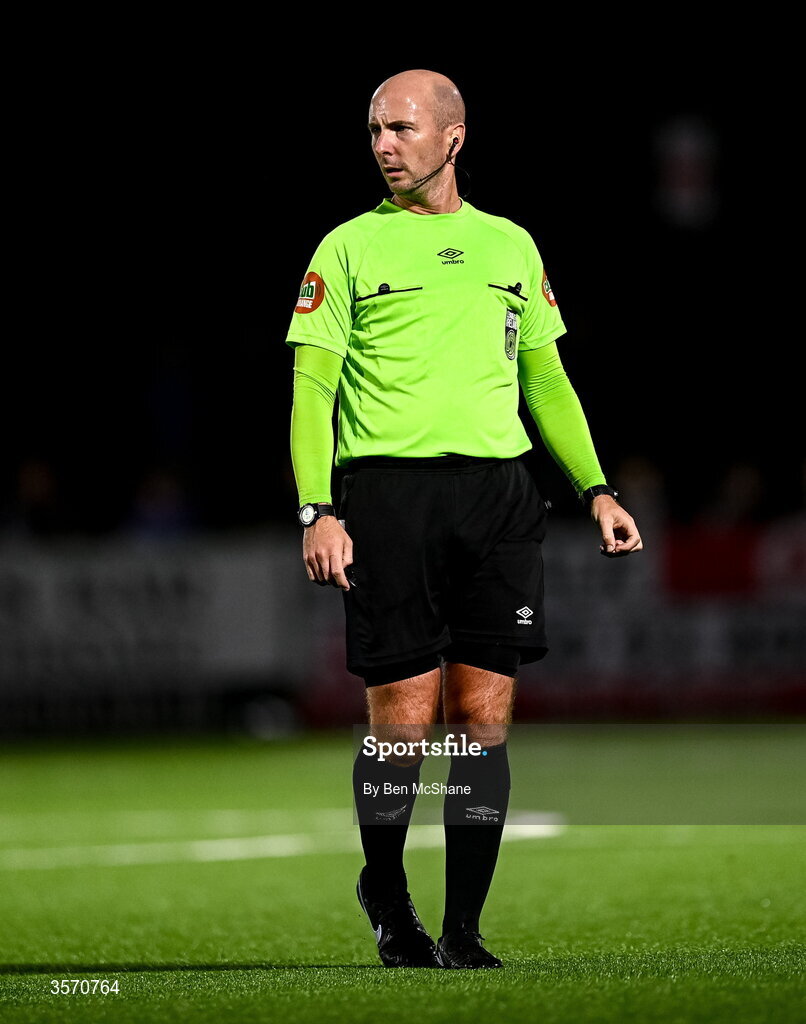 14 September 2026; Referee Mark Lynch during the SSE Airtricity Men’s Premier Division match between Dundalk and St Patrick's Athletic at Oriel Park in Dundalk, Louth. Photo by Ben McShane/Sportsfile
