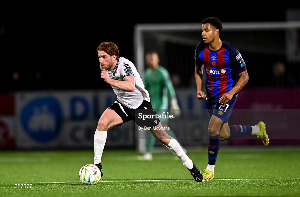 14 September 2026; Aodh Dervin of Dundalk and Anthony Olusanya of St Patrick's Athletic during the SSE Airtricity Men’s Premier Division match between Dundalk and St Patrick's Athletic at Oriel Park in Dundalk, Louth. Photo by Ben McShane/Sportsfile