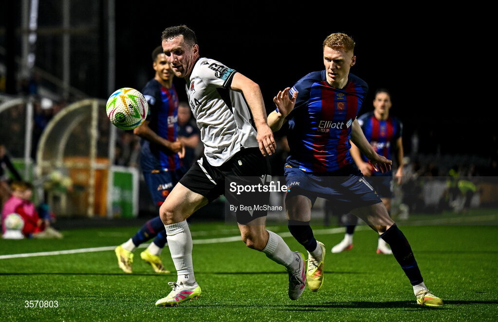 14 September 2026; Bobby Burns of Dundalk and Darragh Nugent of St Patrick's Athletic during the SSE Airtricity Men’s Premier Division match between Dundalk and St Patrick's Athletic at Oriel Park in Dundalk, Louth. Photo by Ben McShane/Sportsfile