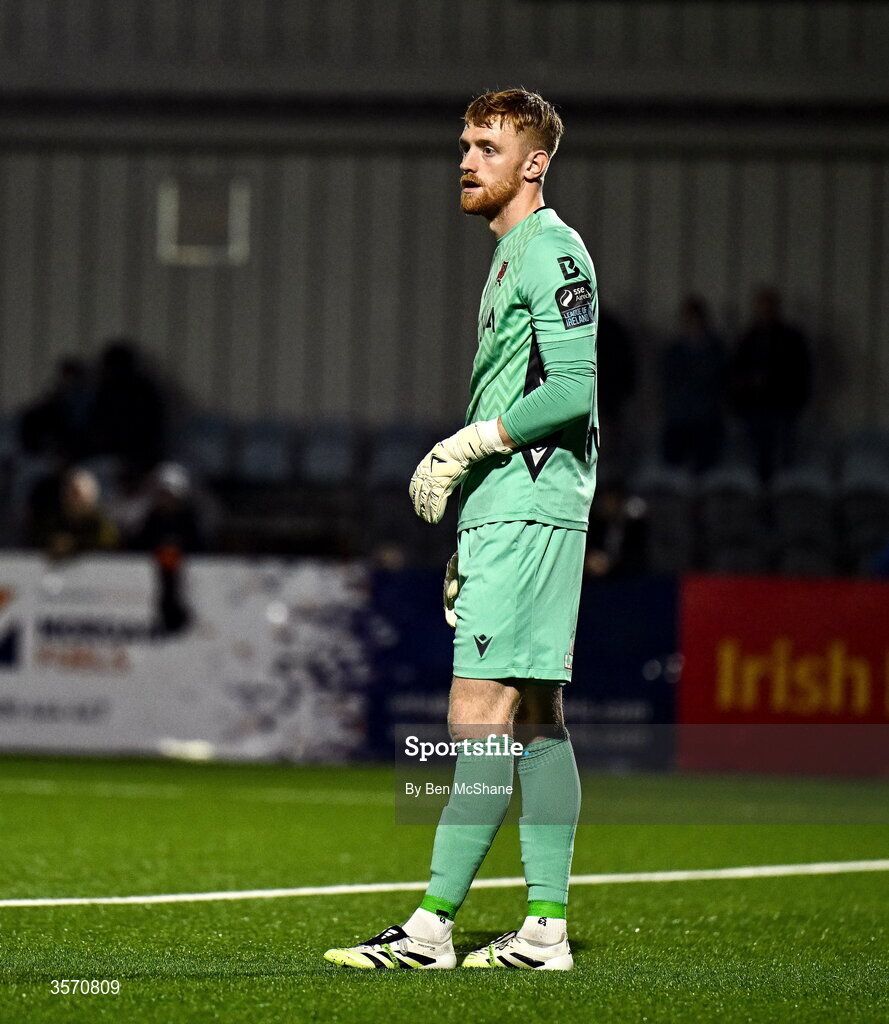 14 September 2026; Dundalk goalkeeper Enda Minogue during the SSE Airtricity Men’s Premier Division match between Dundalk and St Patrick's Athletic at Oriel Park in Dundalk, Louth. Photo by Ben McShane/Sportsfile
