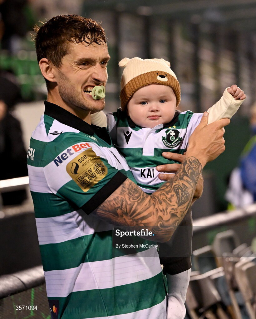 18 September 2026; Lee Grace of Shamrock Rovers and his son Kai after the SSE Airtricity Men’s Premier Division match between Shamrock Rovers and Waterford at Tallaght Stadium in Dublin. Photo by Stephen McCarthy/Sportsfile