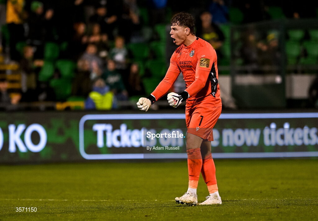 18 September 2026; Shamrock Rovers goalkeeper Ed McGinty celebrates following the SSE Airtricity Men’s Premier Division match between Shamrock Rovers and Waterford at Tallaght Stadium in Dublin. Photo by Adam Russell/Sportsfile