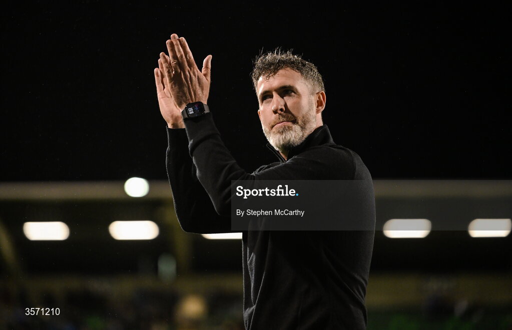 18 September 2026; Shamrock Rovers manager Stephen Bradley acknowledges his side's supporters after the SSE Airtricity Men’s Premier Division match between Shamrock Rovers and Waterford at Tallaght Stadium in Dublin. Photo by Stephen McCarthy/Sportsfile