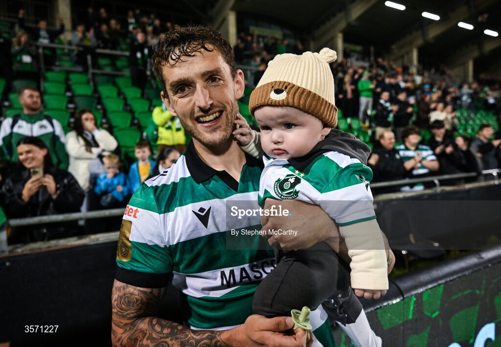 18 September 2026; Lee Grace of Shamrock Rovers and his son Kai after the SSE Airtricity Men’s Premier Division match between Shamrock Rovers and Waterford at Tallaght Stadium in Dublin. Photo by Stephen McCarthy/Sportsfile