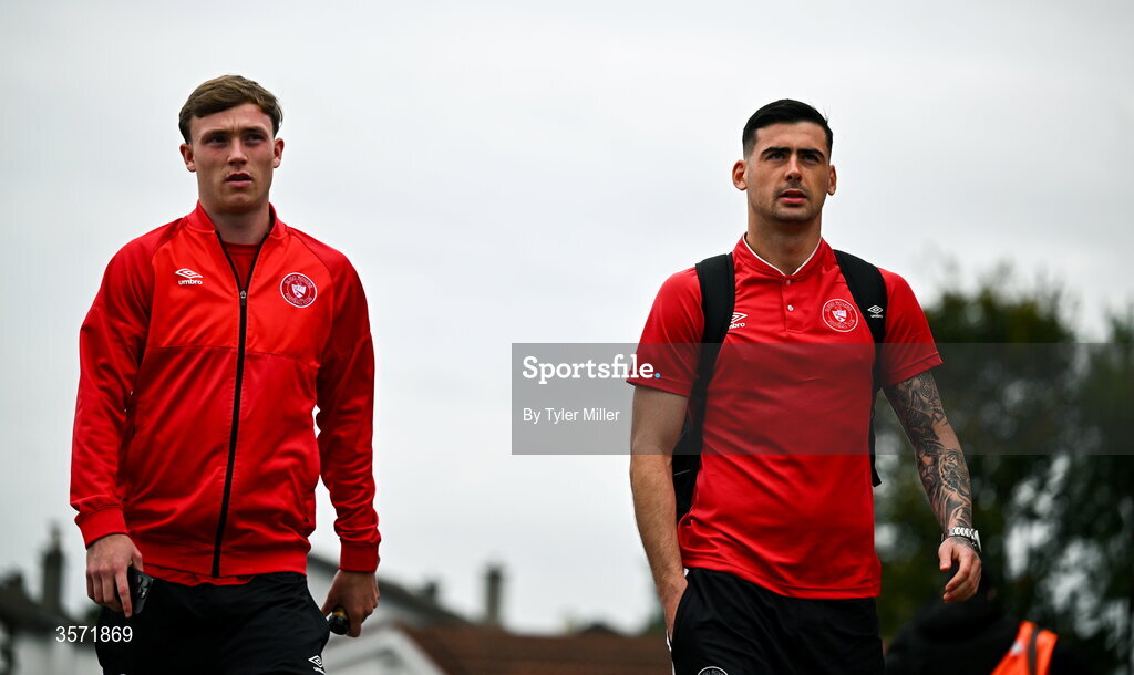 19 September 2026; Alex Nolan, left, and Cian Kavanagh of Sligo Rovers before the SSE Airtricity Men’s Premier Division match between Sligo Rovers and St Patrick's Athletic at The Showgrounds in Sligo. Photo by Tyler Miller/Sportsfile