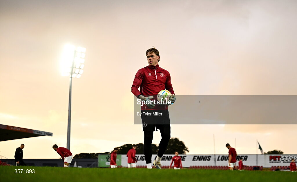 19 September 2026; Sligo Rovers goalkeeper Liam Hughes before the SSE Airtricity Men’s Premier Division match between Sligo Rovers and St Patrick's Athletic at The Showgrounds in Sligo. Photo by Tyler Miller/Sportsfile