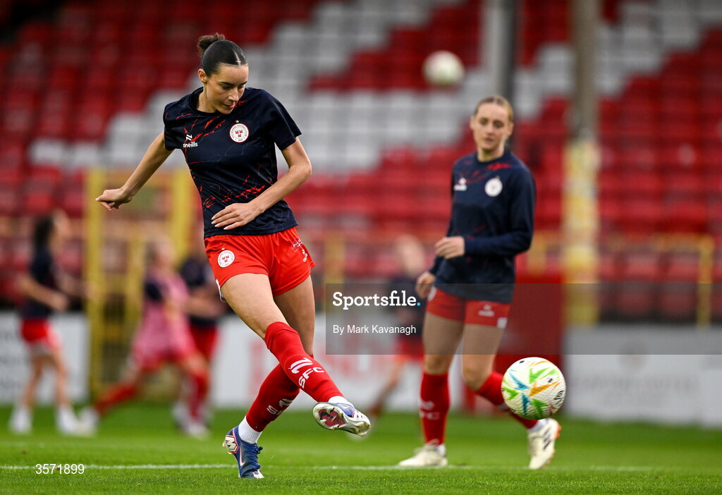 19 September 2026; Aoife Kelly of Shelbourne warms up before the SSE Airtricity Women's Premier Division match between Shelbourne and Shamrock Rovers at Tolka Park in Drumcondra, Dublin. Photo by Mark Kavanagh/Sportsfile