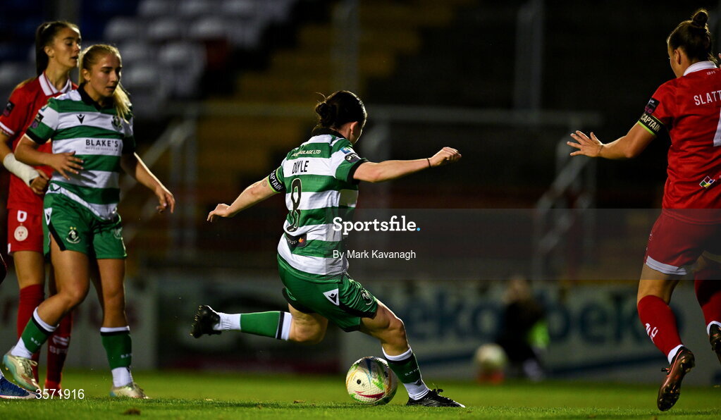 19 September 2026; Sadhbh Doyle of Shamrock Rovers shoots to score her side's first goal during the SSE Airtricity Women's Premier Division match between Shelbourne and Shamrock Rovers at Tolka Park in Drumcondra, Dublin. Photo by Mark Kavanagh/Sportsfile