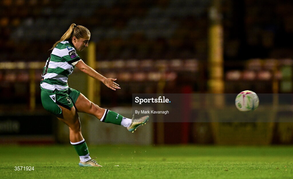 19 September 2026; Ellen Molloy of Shamrock Rovers attempts a shot on goal during the SSE Airtricity Women's Premier Division match between Shelbourne and Shamrock Rovers at Tolka Park in Drumcondra, Dublin. Photo by Mark Kavanagh/Sportsfile