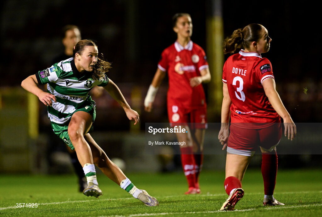 19 September 2026; Anna Butler of Shamrock Rovers looks on after a shot on goal despite pressure from Leah Doyle of Shelbourne during the SSE Airtricity Women's Premier Division match between Shelbourne and Shamrock Rovers at Tolka Park in Drumcondra, Dublin. Photo by Mark Kavanagh/Sportsfile