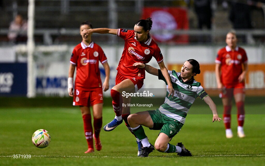 19 September 2026; Aoife Kelly of Shelbourne in action against Sadhbh Doyle of Shamrock Rovers during the SSE Airtricity Women's Premier Division match between Shelbourne and Shamrock Rovers at Tolka Park in Drumcondra, Dublin. Photo by Mark Kavanagh/Sportsfile