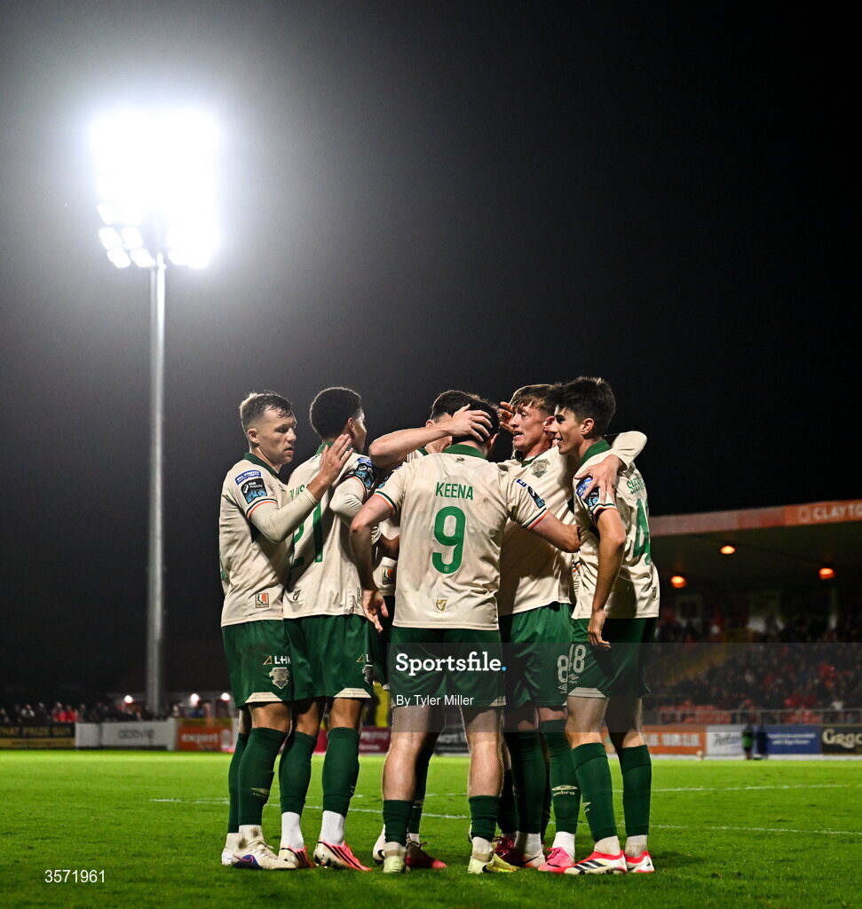 19 September 2026; Aidan Keena of St Patrick's Athletic, 9, celebrates with team-mates after scoring their side's first goal during the SSE Airtricity Men’s Premier Division match between Sligo Rovers and St Patrick's Athletic at The Showgrounds in Sligo. Photo by Tyler Miller/Sportsfile