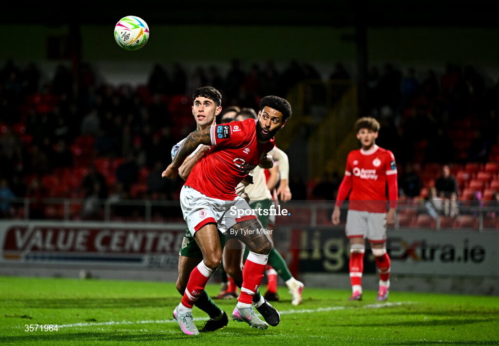 19 September 2026; Kaiyne Woolery of Sligo Rovers in action against Sean McHale of St Patrick's Athletic during the SSE Airtricity Men’s Premier Division match between Sligo Rovers and St Patrick's Athletic at The Showgrounds in Sligo. Photo by Tyler Miller/Sportsfile