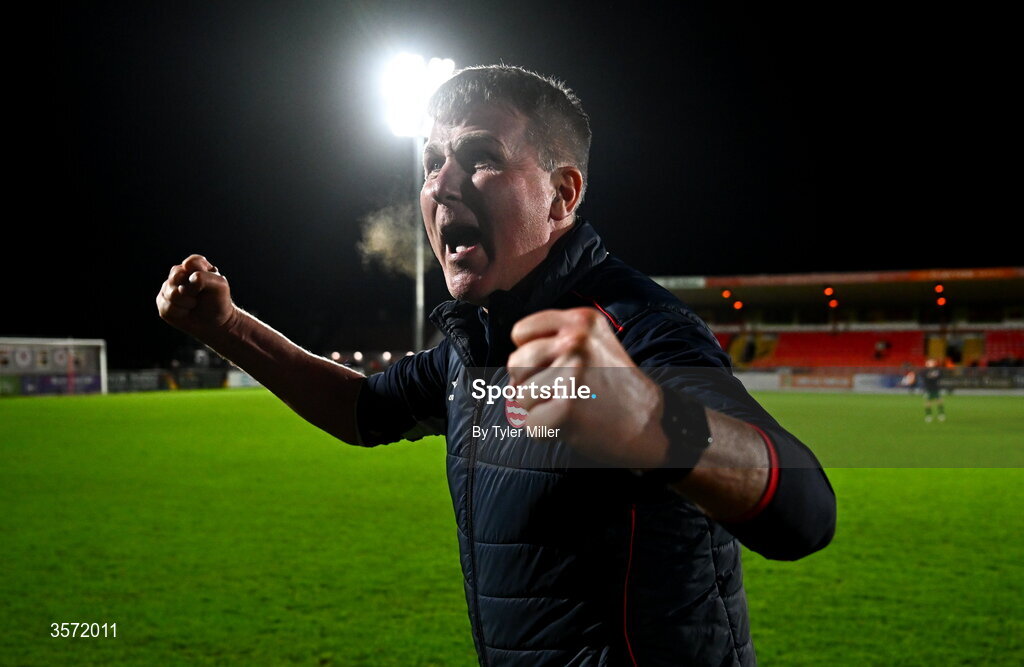 19 September 2026; St Patrick's Athletic manager Stephen Kenny celebrates after the SSE Airtricity Men’s Premier Division match between Sligo Rovers and St Patrick's Athletic at The Showgrounds in Sligo. Photo by Tyler Miller/Sportsfile