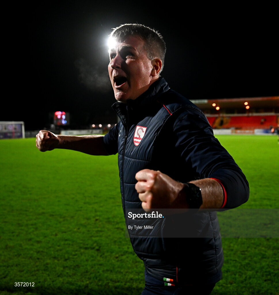 19 September 2026; St Patrick's Athletic manager Stephen Kenny celebrates after the SSE Airtricity Men’s Premier Division match between Sligo Rovers and St Patrick's Athletic at The Showgrounds in Sligo. Photo by Tyler Miller/Sportsfile