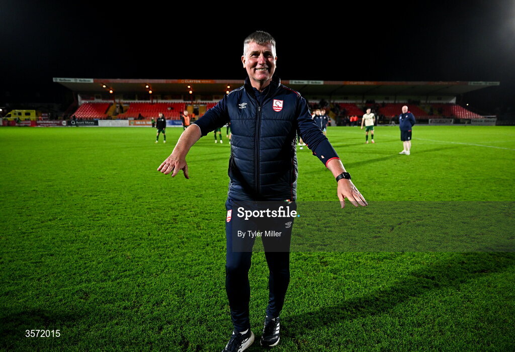 19 September 2026; St Patrick's Athletic manager Stephen Kenny celebrates after the SSE Airtricity Men’s Premier Division match between Sligo Rovers and St Patrick's Athletic at The Showgrounds in Sligo. Photo by Tyler Miller/Sportsfile
