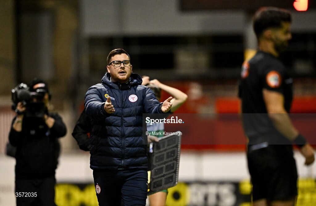 19 September 2026; Shelbourne manager Sean Russell pleads with the assistant referee Endrit Malaveci during the SSE Airtricity Women's Premier Division match between Shelbourne and Shamrock Rovers at Tolka Park in Drumcondra, Dublin. Photo by Mark Kavanagh/Sportsfile