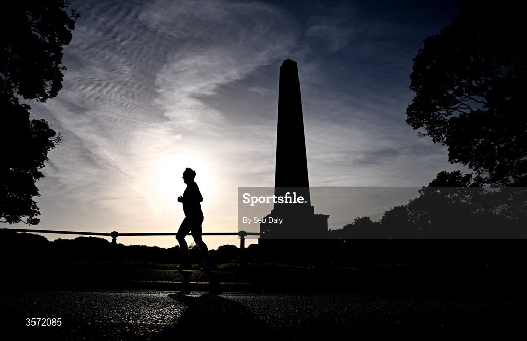 20 September 2026; A runner warms-up as he passes Wellington Monument before the 2026 Irish Life Dublin Half Marathon, which took place on Sunday 20th September in Phoenix Park, marking the final event of the 2026 Irish Life Dublin Race Series. Photo by Seb Daly/Sportsfile