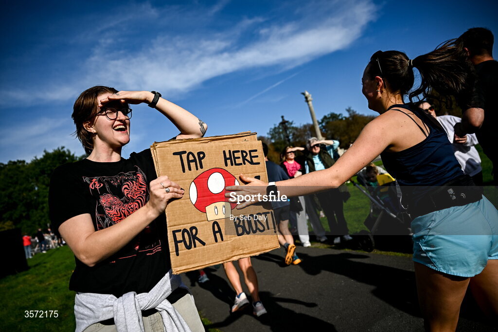 20 September 2026; A spectator encourages runners during the 2026 Irish Life Dublin Half Marathon, which took place on Sunday 20th September in Phoenix Park, marking the final event of the 2026 Irish Life Dublin Race Series. Photo by Seb Daly/Sportsfile