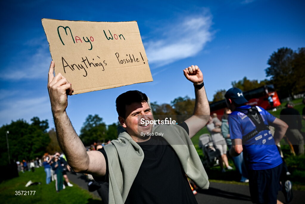 20 September 2026; A spectator encourages runners during the 2026 Irish Life Dublin Half Marathon, which took place on Sunday 20th September in Phoenix Park, marking the final event of the 2026 Irish Life Dublin Race Series. Photo by Seb Daly/Sportsfile