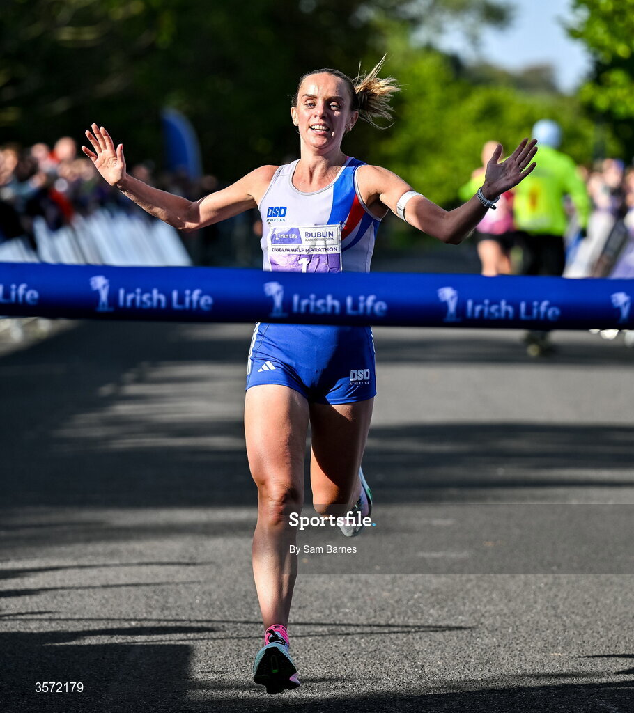 20 September 2026; Meghan Ryan from Dublin crosses the line to win the 2026 Irish Life Dublin Half Marathon, which took place on Sunday 20th September in Phoenix Park, marking the final event of the 2026 Irish Life Dublin Race Series. Photo by Sam Barnes/Sportsfile