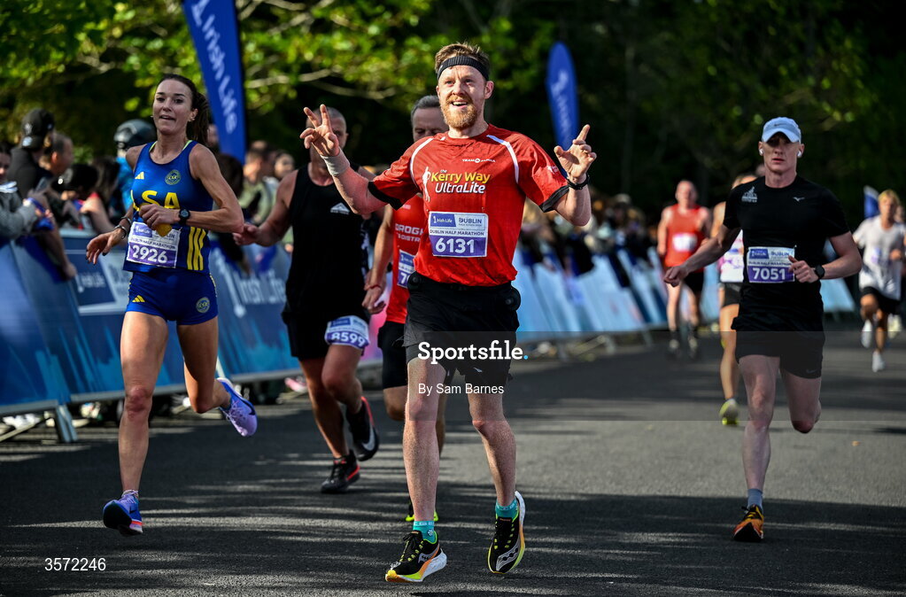 20 September 2026; Mike Phelan from Dublin, centre, pictured during the 2026 Irish Life Dublin Half Marathon, which took place on Sunday 20th September in Phoenix Park, marking the final event of the 2026 Irish Life Dublin Race Series. Photo by Sam Barnes/Sportsfile