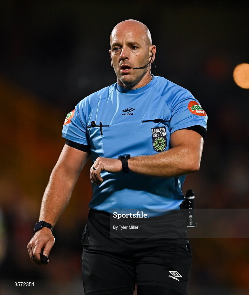 19 September 2026; Referee Arnold Hunter during the SSE Airtricity Men’s Premier Division match between Sligo Rovers and St Patrick's Athletic at The Showgrounds in Sligo. Photo by Tyler Miller/Sportsfile