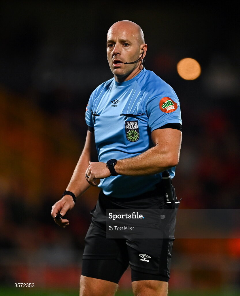 19 September 2026; Referee Arnold Hunter during the SSE Airtricity Men’s Premier Division match between Sligo Rovers and St Patrick's Athletic at The Showgrounds in Sligo. Photo by Tyler Miller/Sportsfile
