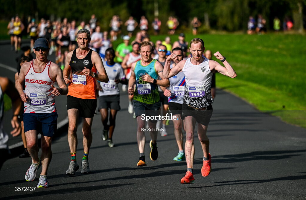 20 September 2026; Lee Parker from Kildare, right, pictured during the 2026 Irish Life Dublin Half Marathon, which took place on Sunday 20th September in Phoenix Park, marking the final event of the 2026 Irish Life Dublin Race Series. Photo by Seb Daly/Sportsfile