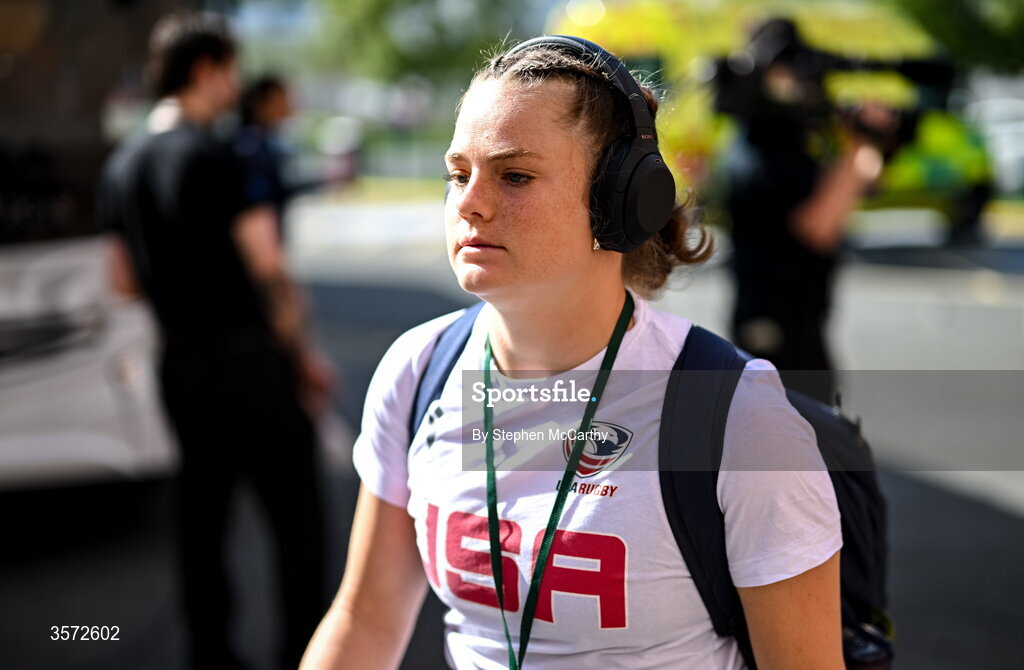 20 September 2026; Emily Henrich of USA arrives for the WXV Global Series match between Ireland and USA at Tallaght Stadium in Dublin. Photo by Stephen McCarthy/Sportsfile
