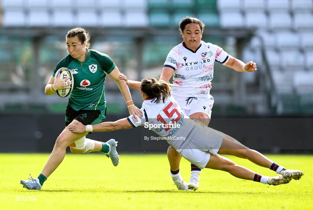 20 September 2026; Eve Higgins of Ireland evades the tackle of Kayla Canett of USA during the WXV Global Series match between Ireland and USA at Tallaght Stadium in Dublin. Photo by Stephen McCarthy/Sportsfile