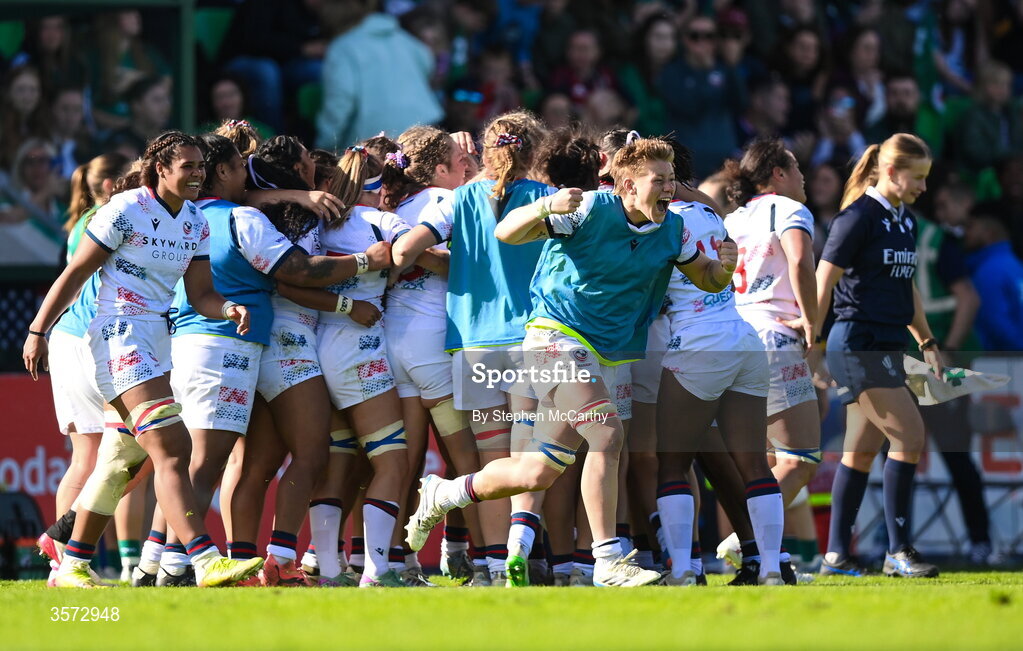 20 September 2026; Hann Humphreys and USA team-mates celebrate following the WXV Global Series match between Ireland and USA at Tallaght Stadium in Dublin. Photo by Stephen McCarthy/Sportsfile