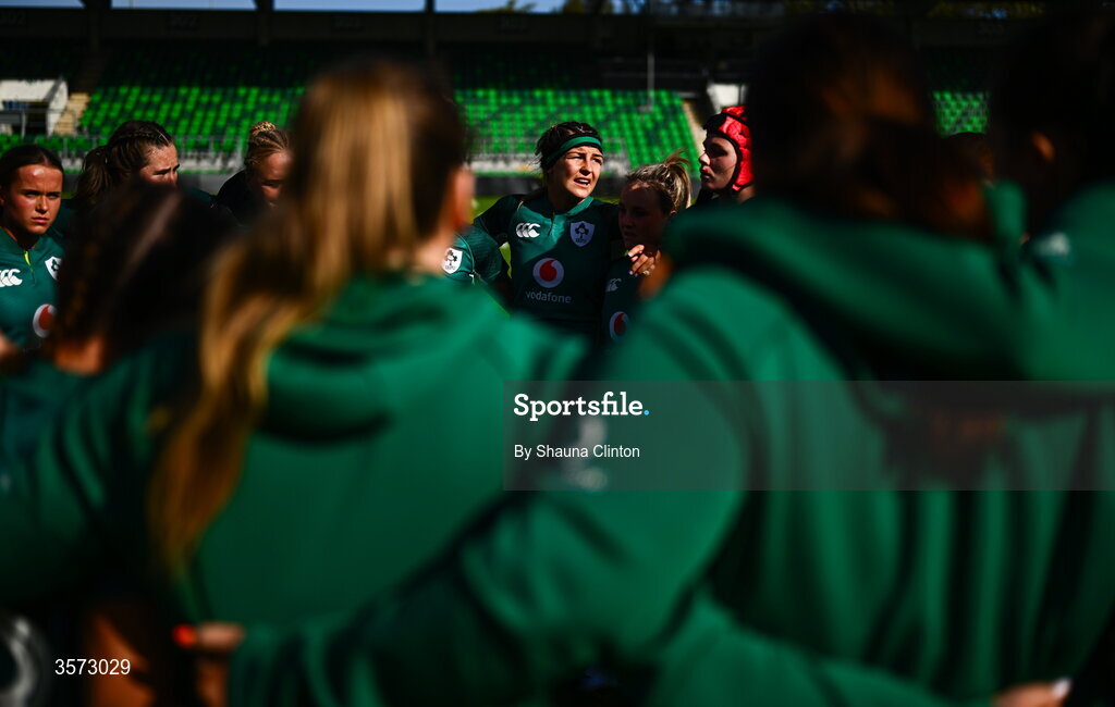 20 September 2026; Ireland captain Erin King speaks with team-mates after the WXV Global Series match between Ireland and USA at Tallaght Stadium in Dublin. Photo by Shauna Clinton/Sportsfile