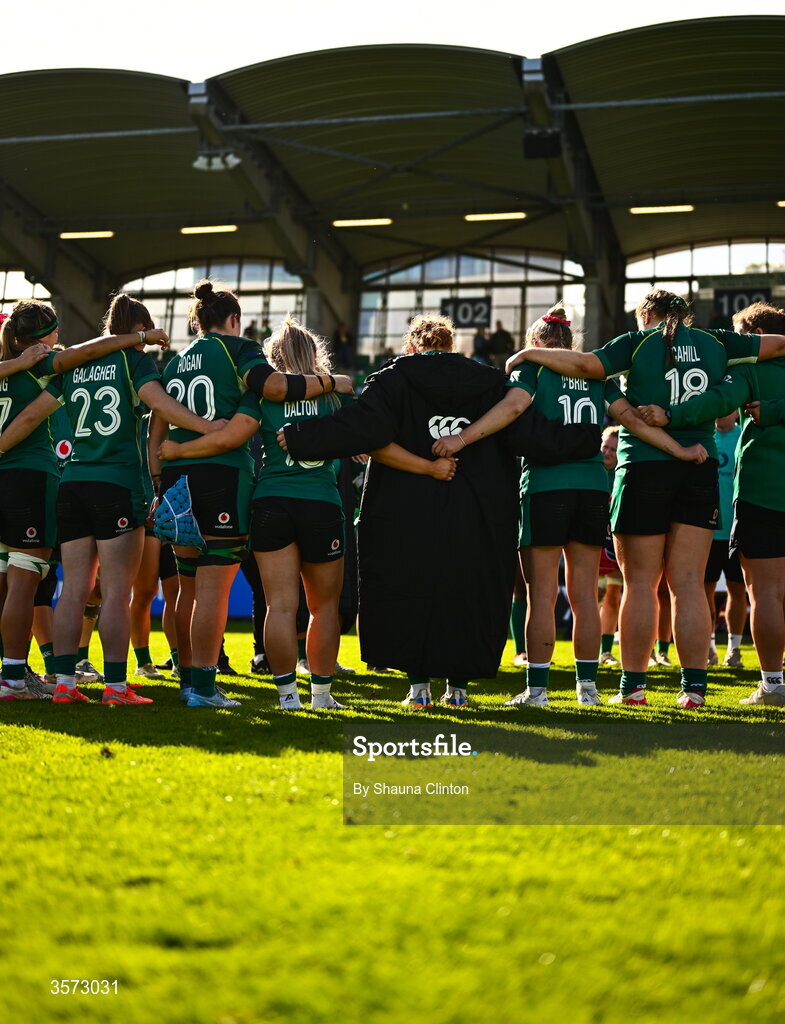 20 September 2026; Ireland players huddle after the WXV Global Series match between Ireland and USA at Tallaght Stadium in Dublin. Photo by Shauna Clinton/Sportsfile
