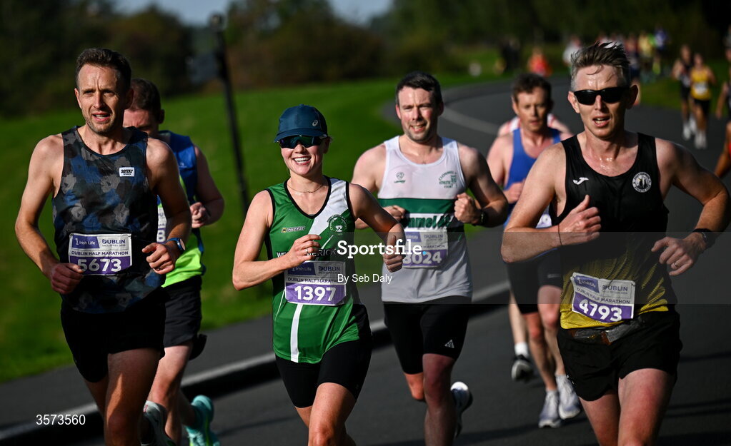 20 September 2026; Carolyn Hayes from Dublin, centre, pictured during the 2026 Irish Life Dublin Half Marathon, which took place on Sunday 20th September in Phoenix Park, marking the final event of the 2026 Irish Life Dublin Race Series. Photo by Seb Daly/Sportsfile